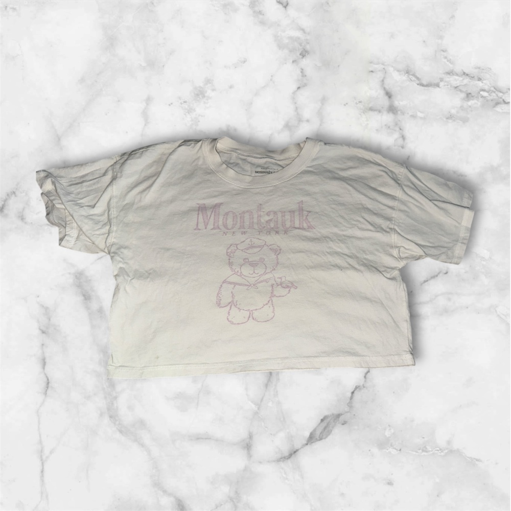 Aeropostale White Graphic boyfriend style crop roomy t-shirt. Size Small